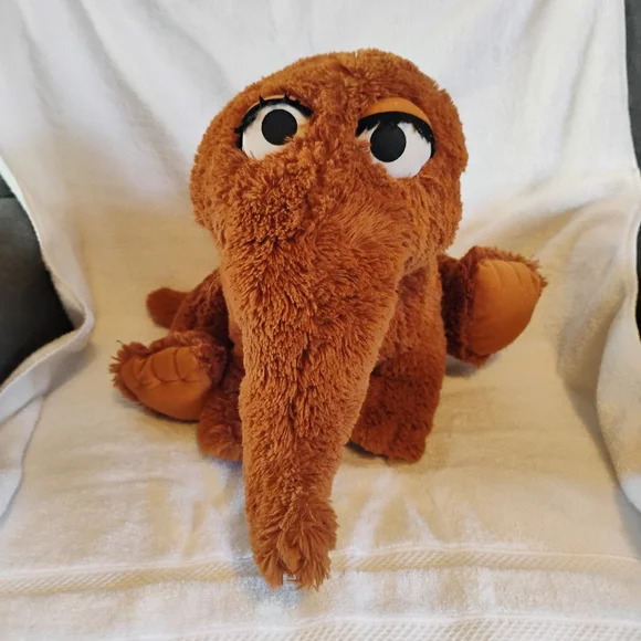 The Sesame Street Large 24” Snuffleupagus Jumbo Plush Stuffed Animal from Hasbro - Picture 1 of 7
